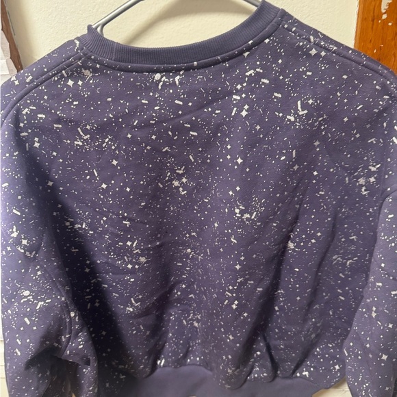 Nike Kids Purple Star Pattern Top with gray leggings to match - Picture 3 of 8